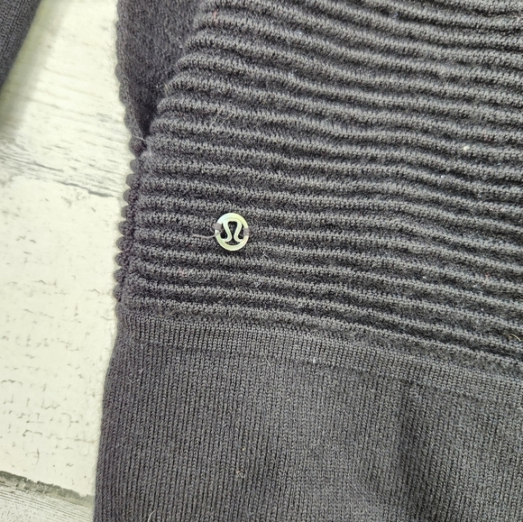 Lululemon Sit In Lotus Wrap II Merino Wool Cardigan Black Size 4 - Picture 10 of 10